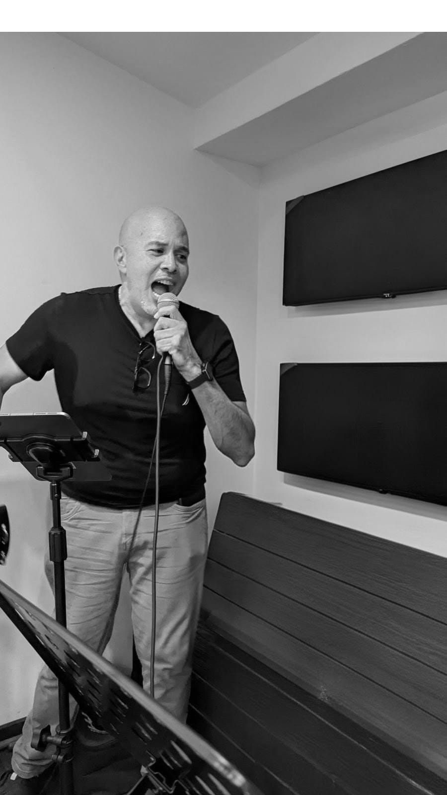 Penita dandolo todo con la voz